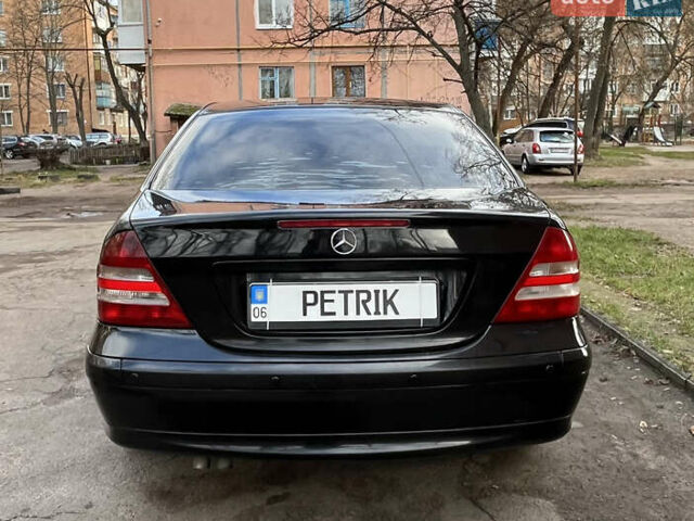 Черный Мерседес Ц-Класс, объемом двигателя 1.8 л и пробегом 220 тыс. км за 5333 $, фото 6 на Automoto.ua