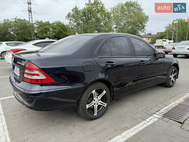 Чорний Мерседес Ц-Клас, об'ємом двигуна 1.8 л та пробігом 217 тис. км за 6800 $, фото 21 на Automoto.ua