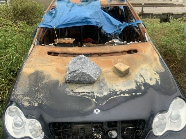Чорний Мерседес Ц-Клас, об'ємом двигуна 0 л та пробігом 200 тис. км за 1100 $, фото 1 на Automoto.ua