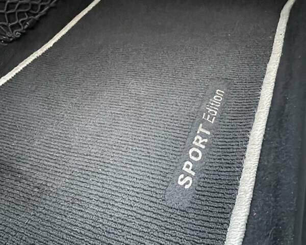 Черный Мерседес Ц-Класс, объемом двигателя 1.8 л и пробегом 381 тыс. км за 8300 $, фото 28 на Automoto.ua