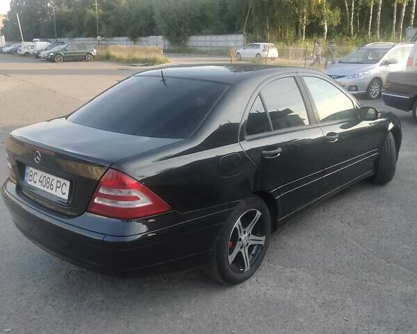 Черный Мерседес Ц-Класс, объемом двигателя 2.1 л и пробегом 275 тыс. км за 6350 $, фото 14 на Automoto.ua