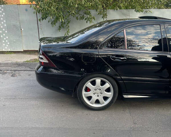 Мерседес Ц-Класс 2006 в Виннице на Automoto.ua Черный Мерседес Ц-Класс, объемом двигателя 2.5 л и пробегом 285 тыс. км за 7500 $, фото 6 на Automoto.ua