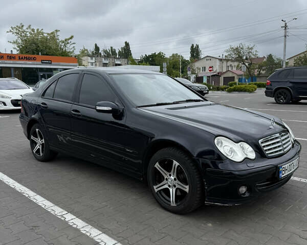 Чорний Мерседес Ц-Клас, об'ємом двигуна 1.8 л та пробігом 217 тис. км за 6800 $, фото 1 на Automoto.ua