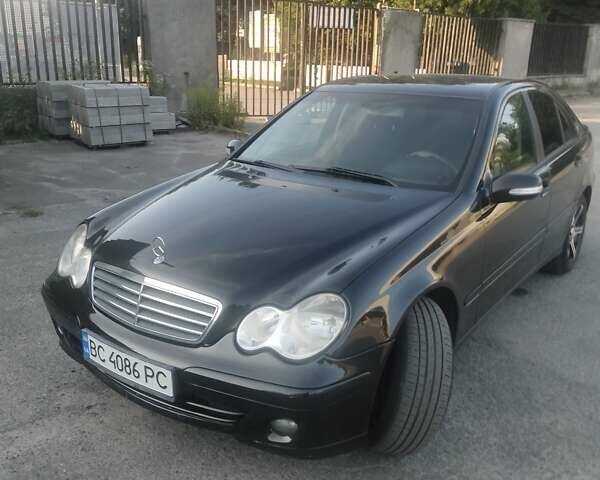 Черный Мерседес Ц-Класс, объемом двигателя 2.1 л и пробегом 275 тыс. км за 6350 $, фото 16 на Automoto.ua