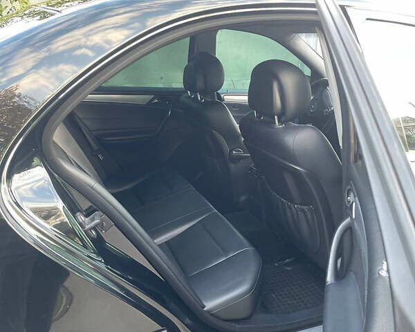 Мерседес Ц-Класс 2006 в Виннице на Automoto.ua Черный Мерседес Ц-Класс, объемом двигателя 2.5 л и пробегом 285 тыс. км за 7500 $, фото 17 на Automoto.ua