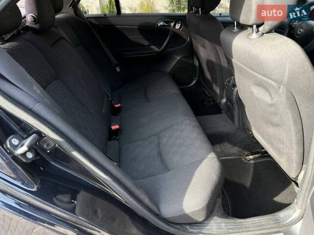 Черный Мерседес Ц-Класс, объемом двигателя 1.8 л и пробегом 225 тыс. км за 6000 $, фото 14 на Automoto.ua