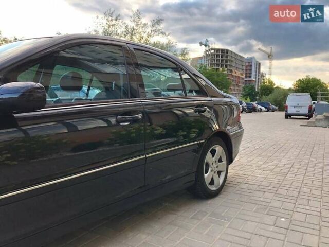 Чорний Мерседес Ц-Клас, об'ємом двигуна 1.8 л та пробігом 250 тис. км за 4957 $, фото 4 на Automoto.ua