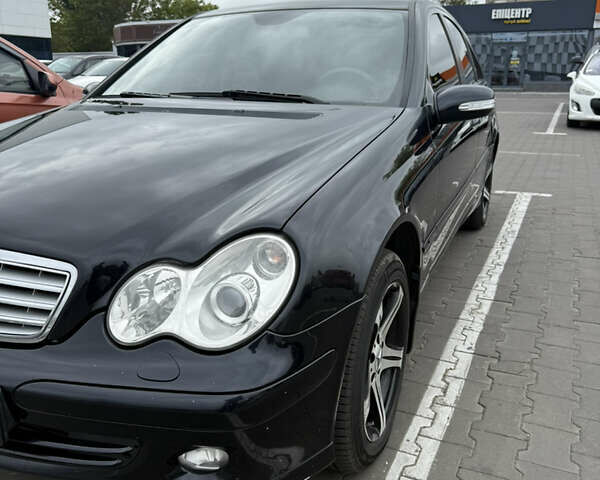 Чорний Мерседес Ц-Клас, об'ємом двигуна 1.8 л та пробігом 217 тис. км за 6800 $, фото 5 на Automoto.ua