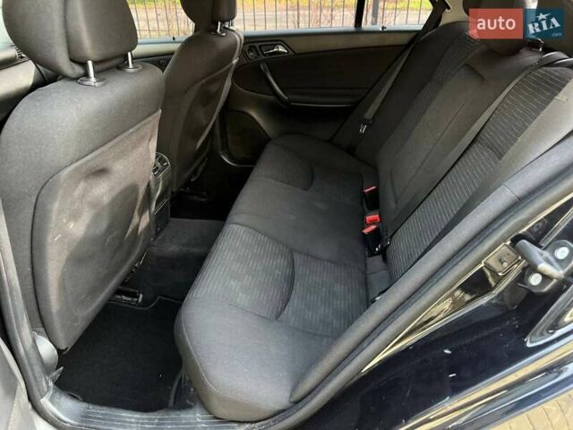 Черный Мерседес Ц-Класс, объемом двигателя 1.8 л и пробегом 225 тыс. км за 6000 $, фото 12 на Automoto.ua