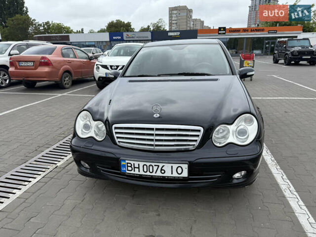 Чорний Мерседес Ц-Клас, об'ємом двигуна 1.8 л та пробігом 217 тис. км за 6800 $, фото 6 на Automoto.ua