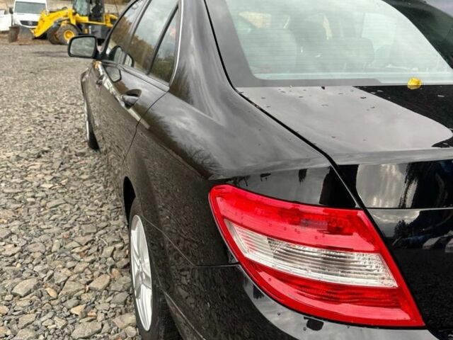 Чорний Мерседес Ц-Клас, об'ємом двигуна 2.2 л та пробігом 350 тис. км за 9100 $, фото 9 на Automoto.ua