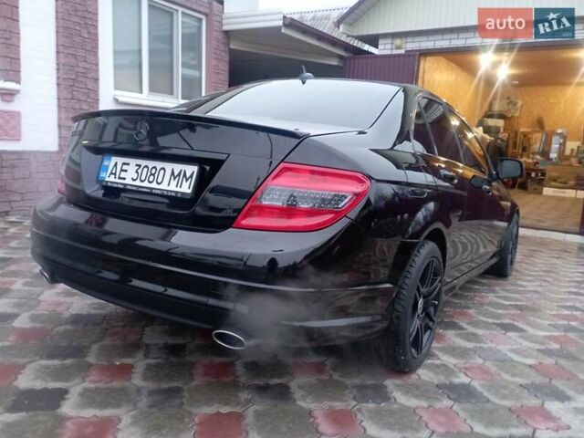 Черный Мерседес Ц-Класс, объемом двигателя 3.5 л и пробегом 158 тыс. км за 10300 $, фото 10 на Automoto.ua