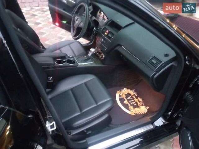 Черный Мерседес Ц-Класс, объемом двигателя 3.5 л и пробегом 158 тыс. км за 10300 $, фото 29 на Automoto.ua