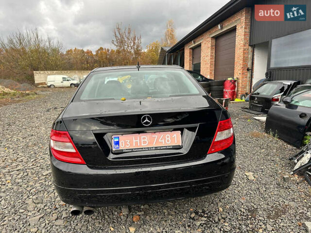 Чорний Мерседес Ц-Клас, об'ємом двигуна 2.2 л та пробігом 350 тис. км за 8900 $, фото 3 на Automoto.ua