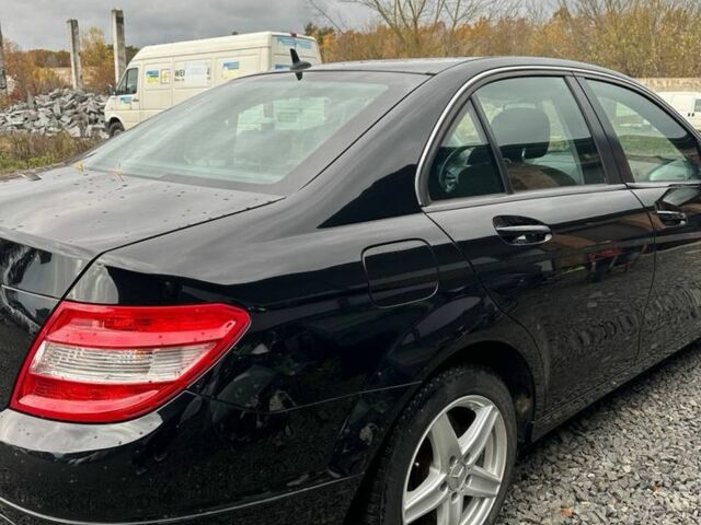 Мерседес Ц-Клас 2007 у Луцьку на Automoto.ua Чорний Мерседес Ц-Клас, об'ємом двигуна 2.2 л та пробігом 250 тис. км за 9300 $, фото 5 на Automoto.ua