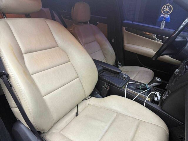 Черный Мерседес Ц-Класс, объемом двигателя 3 л и пробегом 240 тыс. км за 9800 $, фото 19 на Automoto.ua