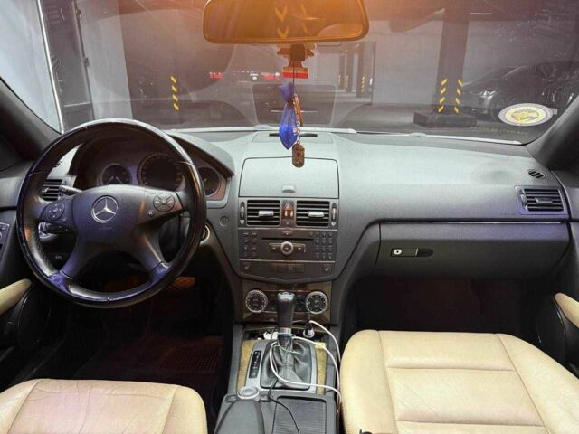 Черный Мерседес Ц-Класс, объемом двигателя 3 л и пробегом 240 тыс. км за 9800 $, фото 13 на Automoto.ua