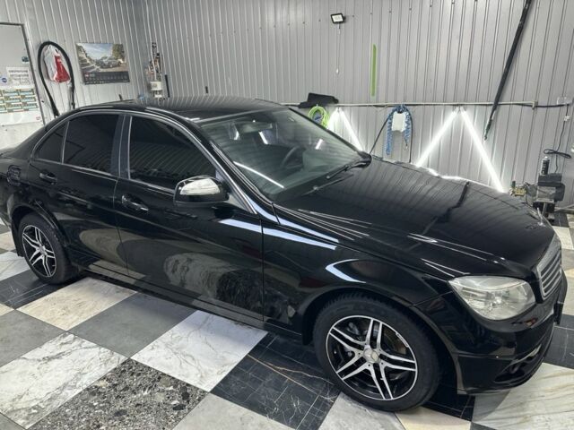 Чорний Мерседес Ц-Клас, об'ємом двигуна 1.8 л та пробігом 175 тис. км за 8500 $, фото 5 на Automoto.ua