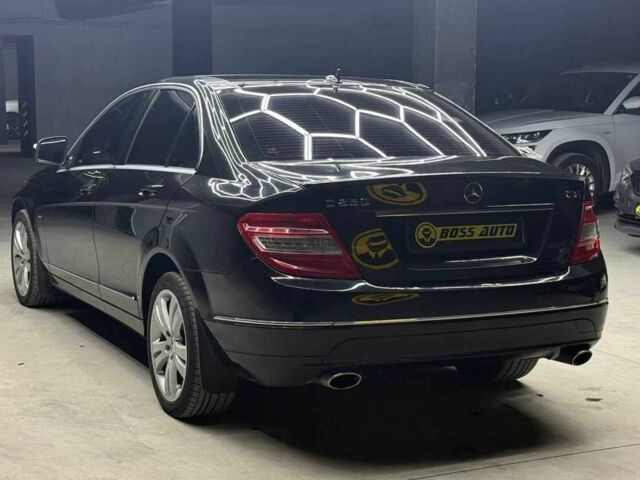 Черный Мерседес Ц-Класс, объемом двигателя 3 л и пробегом 240 тыс. км за 9800 $, фото 3 на Automoto.ua