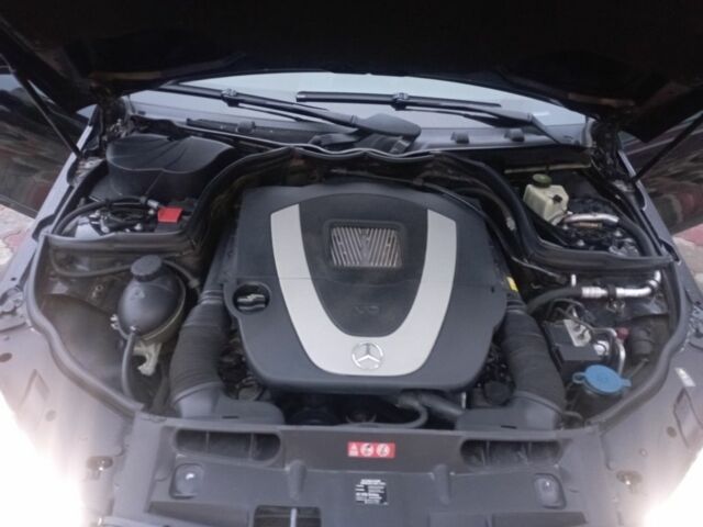 Черный Мерседес Ц-Класс, объемом двигателя 3.5 л и пробегом 158 тыс. км за 10300 $, фото 20 на Automoto.ua