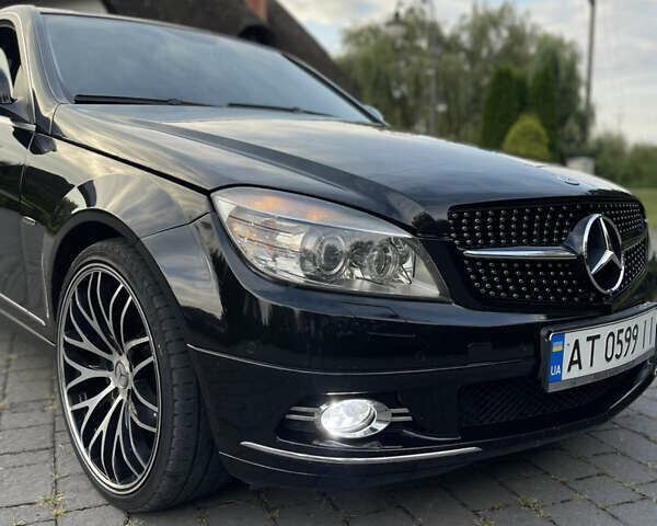 Чорний Мерседес Ц-Клас, об'ємом двигуна 2.2 л та пробігом 380 тис. км за 8450 $, фото 9 на Automoto.ua