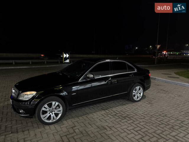 Черный Мерседес Ц-Класс, объемом двигателя 3 л и пробегом 217 тыс. км за 10800 $, фото 3 на Automoto.ua