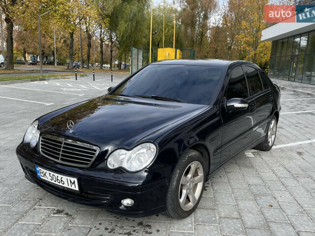 Мерседес Ц-Клас 2007 у Рівному на Automoto.ua Чорний Мерседес Ц-Клас, об'ємом двигуна 1.8 л та пробігом 197 тис. км за 6099 $, фото 11 на Automoto.ua