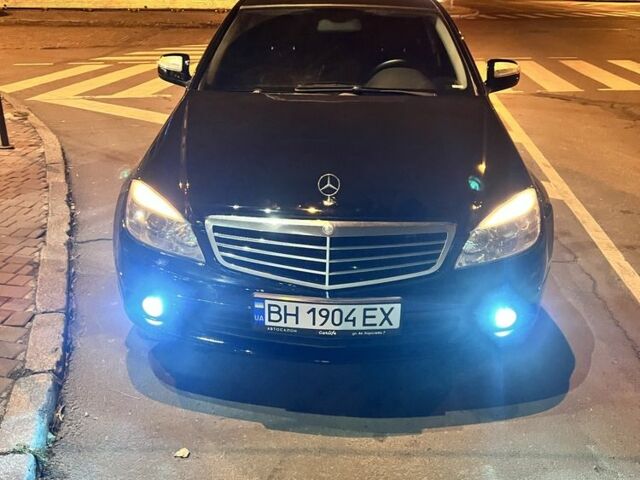 Чорний Мерседес Ц-Клас, об'ємом двигуна 1.8 л та пробігом 175 тис. км за 8500 $, фото 10 на Automoto.ua