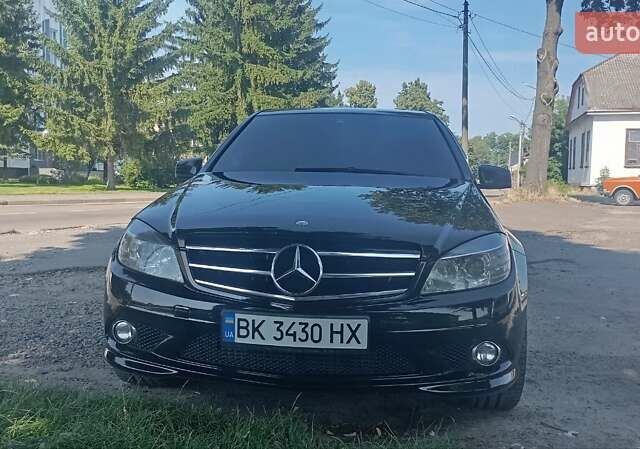 Черный Мерседес Ц-Класс, объемом двигателя 1.8 л и пробегом 263 тыс. км за 10200 $, фото 12 на Automoto.ua
