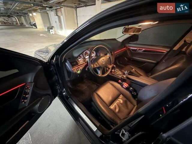 Чорний Мерседес Ц-Клас, об'ємом двигуна 1.8 л та пробігом 176 тис. км за 8999 $, фото 8 на Automoto.ua