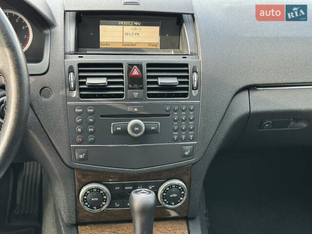 Мерседес Ц-Клас 2007 у Старокостянтинів на Automoto.ua Чорний Мерседес Ц-Клас, об'ємом двигуна 1.8 л та пробігом 220 тис. км за 8350 $, фото 15 на Automoto.ua