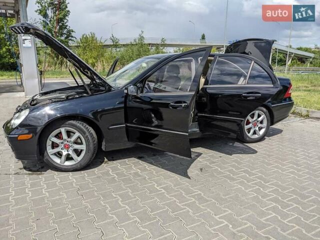 Чорний Мерседес Ц-Клас, об'ємом двигуна 3 л та пробігом 218 тис. км за 6600 $, фото 5 на Automoto.ua