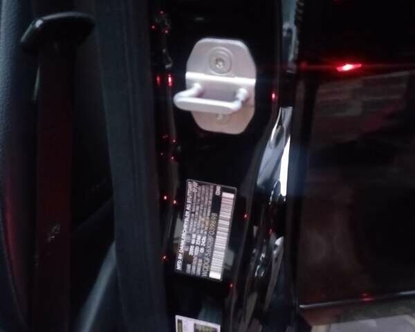 Черный Мерседес Ц-Класс, объемом двигателя 3.5 л и пробегом 158 тыс. км за 10300 $, фото 35 на Automoto.ua