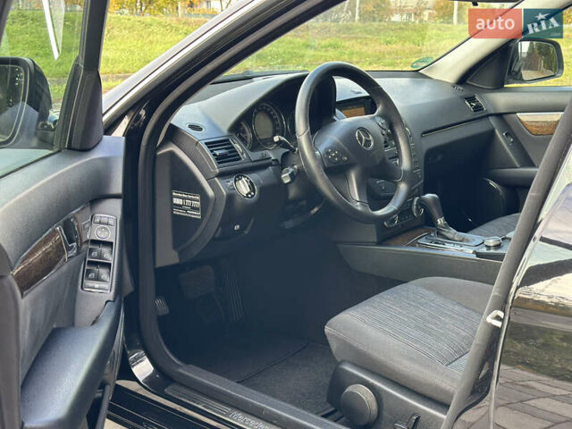 Мерседес Ц-Клас 2007 у Старокостянтинів на Automoto.ua Чорний Мерседес Ц-Клас, об'ємом двигуна 1.8 л та пробігом 220 тис. км за 8350 $, фото 13 на Automoto.ua