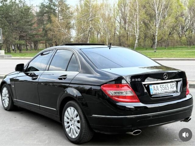 Черный Мерседес Ц-Класс, объемом двигателя 2.5 л и пробегом 222 тыс. км за 8300 $, фото 2 на Automoto.ua