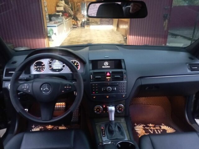 Черный Мерседес Ц-Класс, объемом двигателя 3.5 л и пробегом 158 тыс. км за 10300 $, фото 15 на Automoto.ua