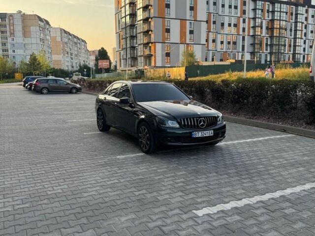 Чорний Мерседес Ц-Клас, об'ємом двигуна 1.8 л та пробігом 280 тис. км за 9000 $, фото 23 на Automoto.ua