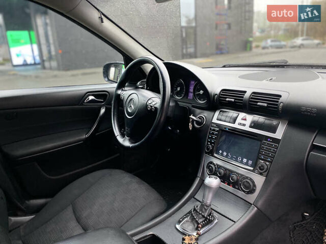 Черный Мерседес Ц-Класс, объемом двигателя 1.8 л и пробегом 260 тыс. км за 6900 $, фото 15 на Automoto.ua