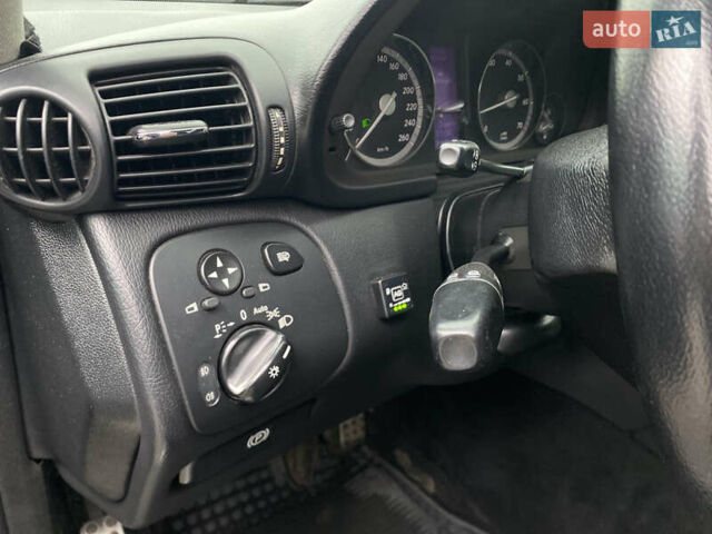 Чорний Мерседес Ц-Клас, об'ємом двигуна 1.8 л та пробігом 260 тис. км за 6500 $, фото 19 на Automoto.ua