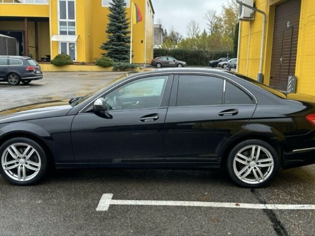 Мерседес Ц-Клас 2007 у Львові на Automoto.ua Чорний Мерседес Ц-Клас, об'ємом двигуна 2.2 л та пробігом 356 тис. км за 4905 $, фото 2 на Automoto.ua