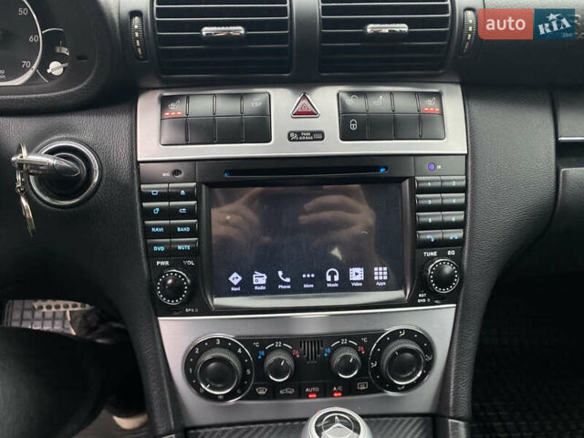 Черный Мерседес Ц-Класс, объемом двигателя 1.8 л и пробегом 260 тыс. км за 6900 $, фото 20 на Automoto.ua