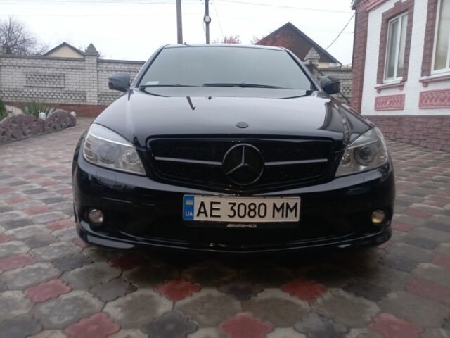 Черный Мерседес Ц-Класс, объемом двигателя 3.5 л и пробегом 158 тыс. км за 10300 $, фото 5 на Automoto.ua