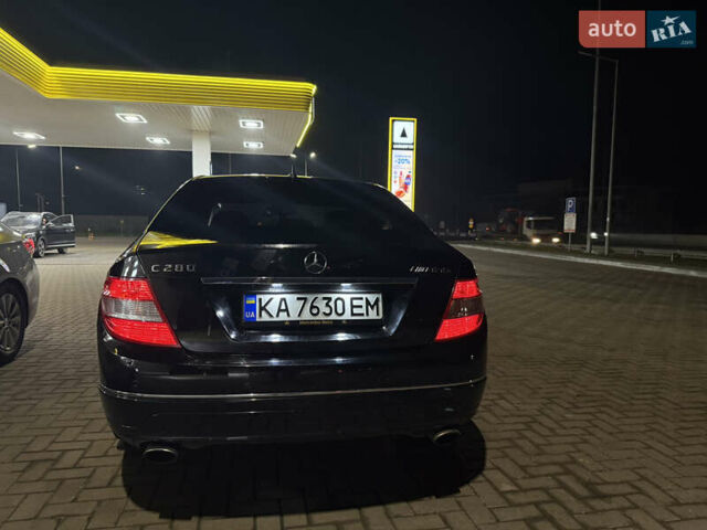 Черный Мерседес Ц-Класс, объемом двигателя 3 л и пробегом 217 тыс. км за 10800 $, фото 6 на Automoto.ua