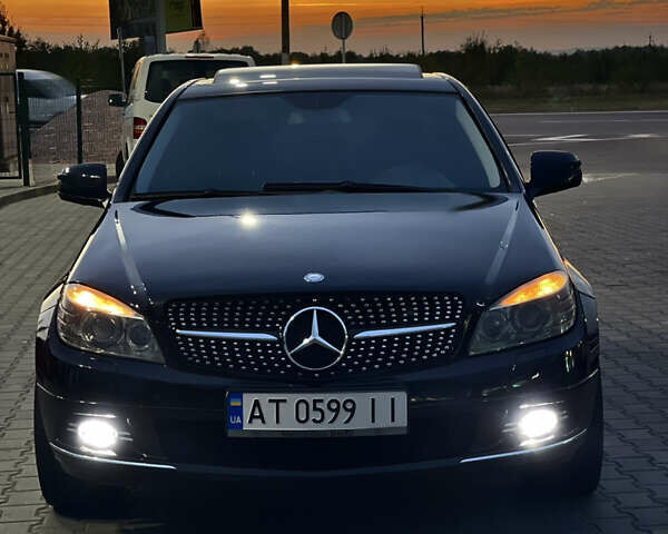 Чорний Мерседес Ц-Клас, об'ємом двигуна 2.2 л та пробігом 380 тис. км за 8450 $, фото 2 на Automoto.ua