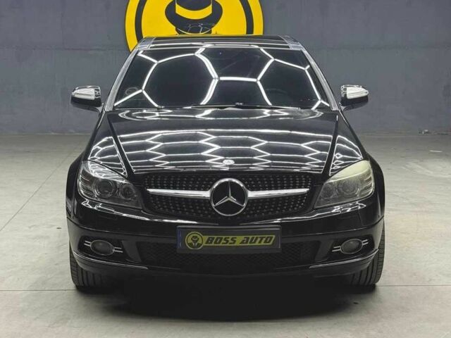 Черный Мерседес Ц-Класс, объемом двигателя 3 л и пробегом 240 тыс. км за 9800 $, фото 1 на Automoto.ua