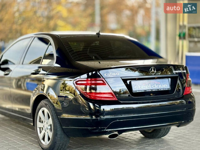 Чорний Мерседес Ц-Клас, об'ємом двигуна 1.8 л та пробігом 156 тис. км за 9499 $, фото 6 на Automoto.ua