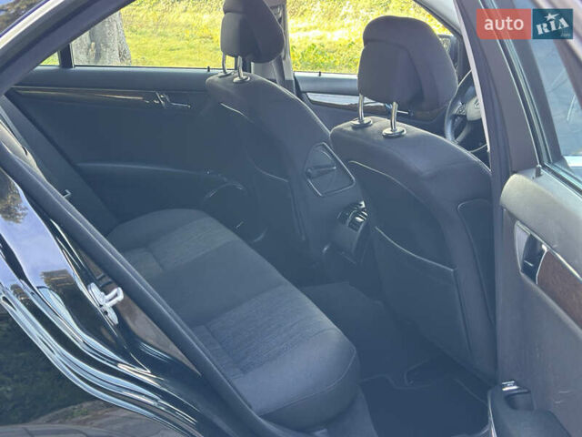 Мерседес Ц-Клас 2007 у Старокостянтинів на Automoto.ua Чорний Мерседес Ц-Клас, об'ємом двигуна 1.8 л та пробігом 220 тис. км за 8350 $, фото 24 на Automoto.ua