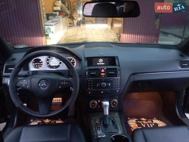 Черный Мерседес Ц-Класс, объемом двигателя 3.5 л и пробегом 158 тыс. км за 10300 $, фото 31 на Automoto.ua