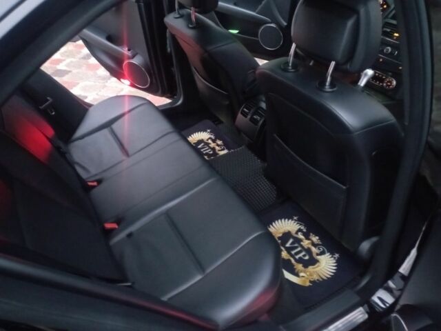 Черный Мерседес Ц-Класс, объемом двигателя 3.5 л и пробегом 158 тыс. км за 10300 $, фото 19 на Automoto.ua