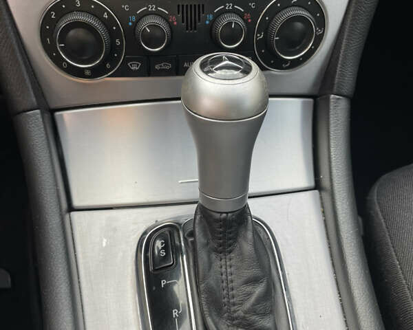 Мерседес Ц-Клас 2007 у Рівному на Automoto.ua Чорний Мерседес Ц-Клас, об'ємом двигуна 1.8 л та пробігом 197 тис. км за 6099 $, фото 17 на Automoto.ua